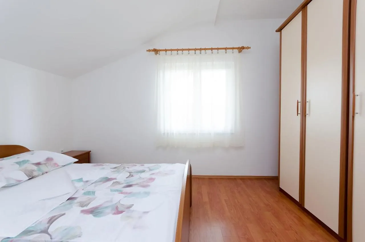 Apartments Slavica Lopar
