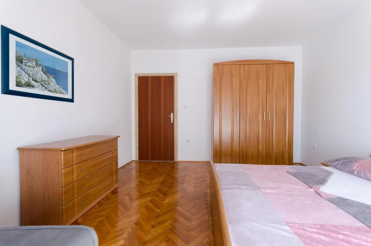 Apartments Slavica Lopar