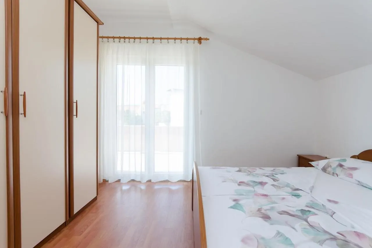 Apartments Slavica Lopar