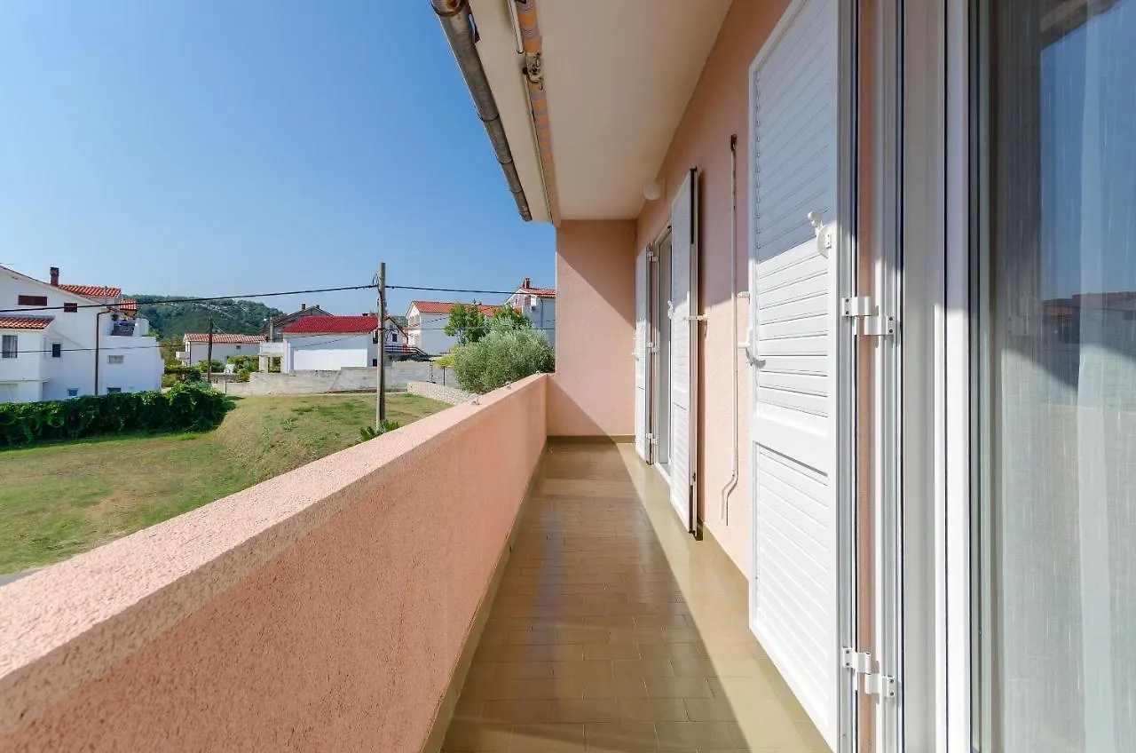 Apartments Slavica Lopar