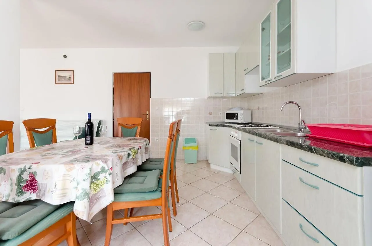Apartments Slavica Lopar