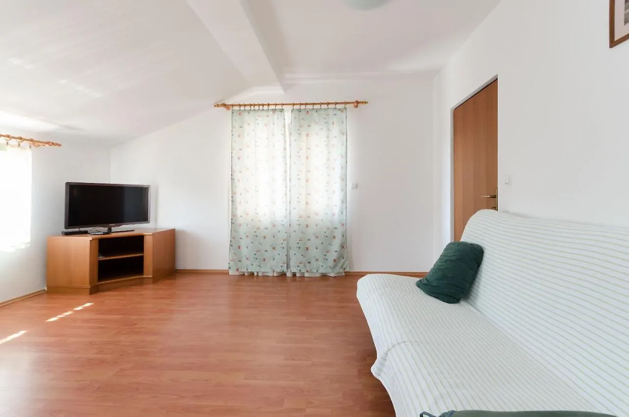 Apartments Slavica Lopar