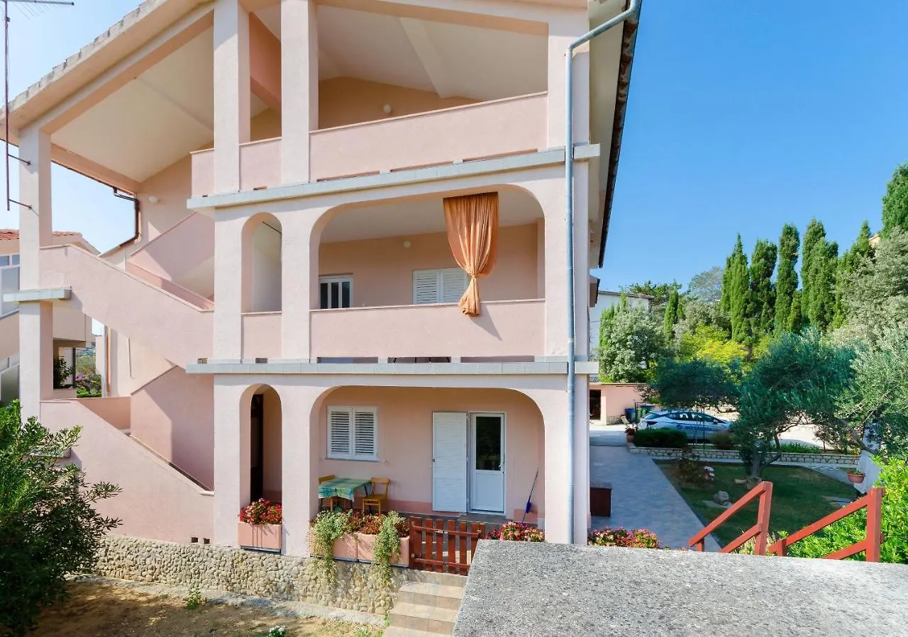 Apartments Slavica Lopar