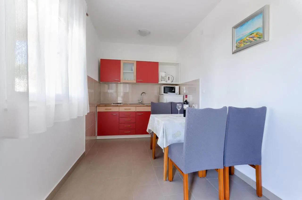 Apartments Slavica Lopar