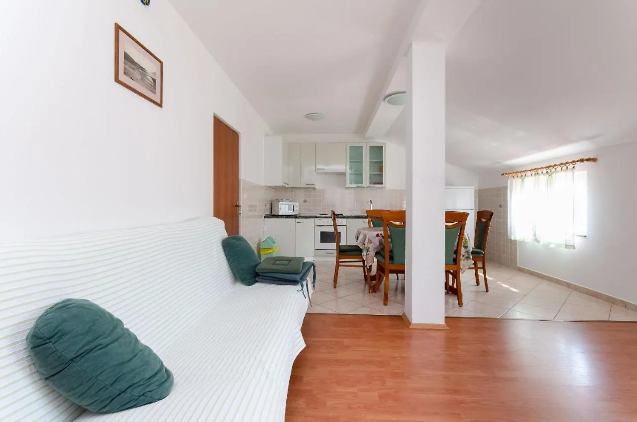 Apartments Slavica Lopar