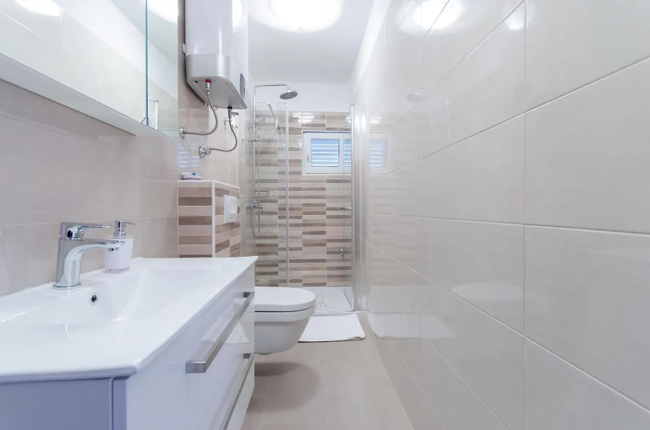 Apartments Slavica Lopar