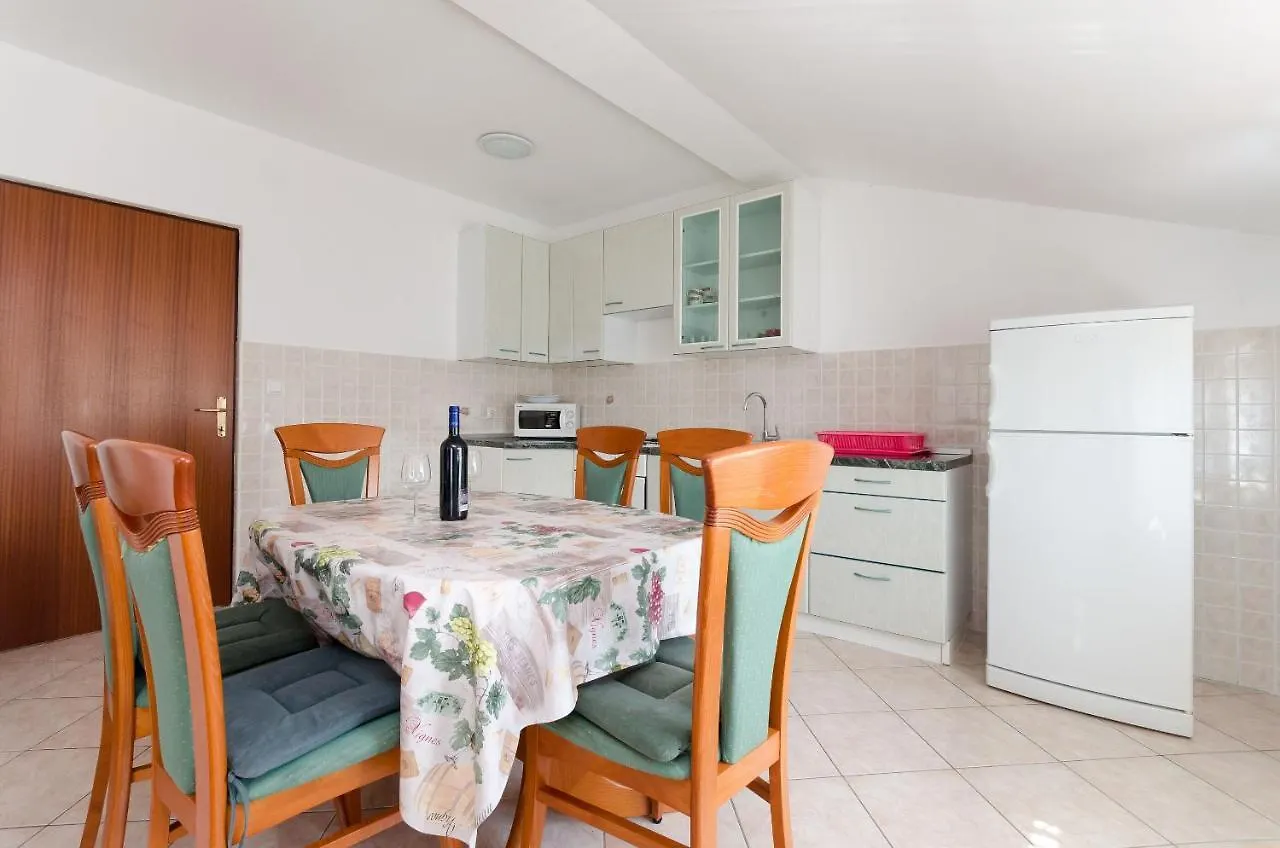 Apartments Slavica Lopar