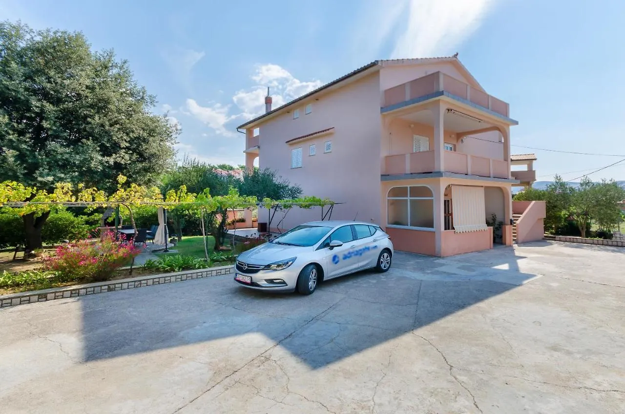 Apartments Slavica Lopar